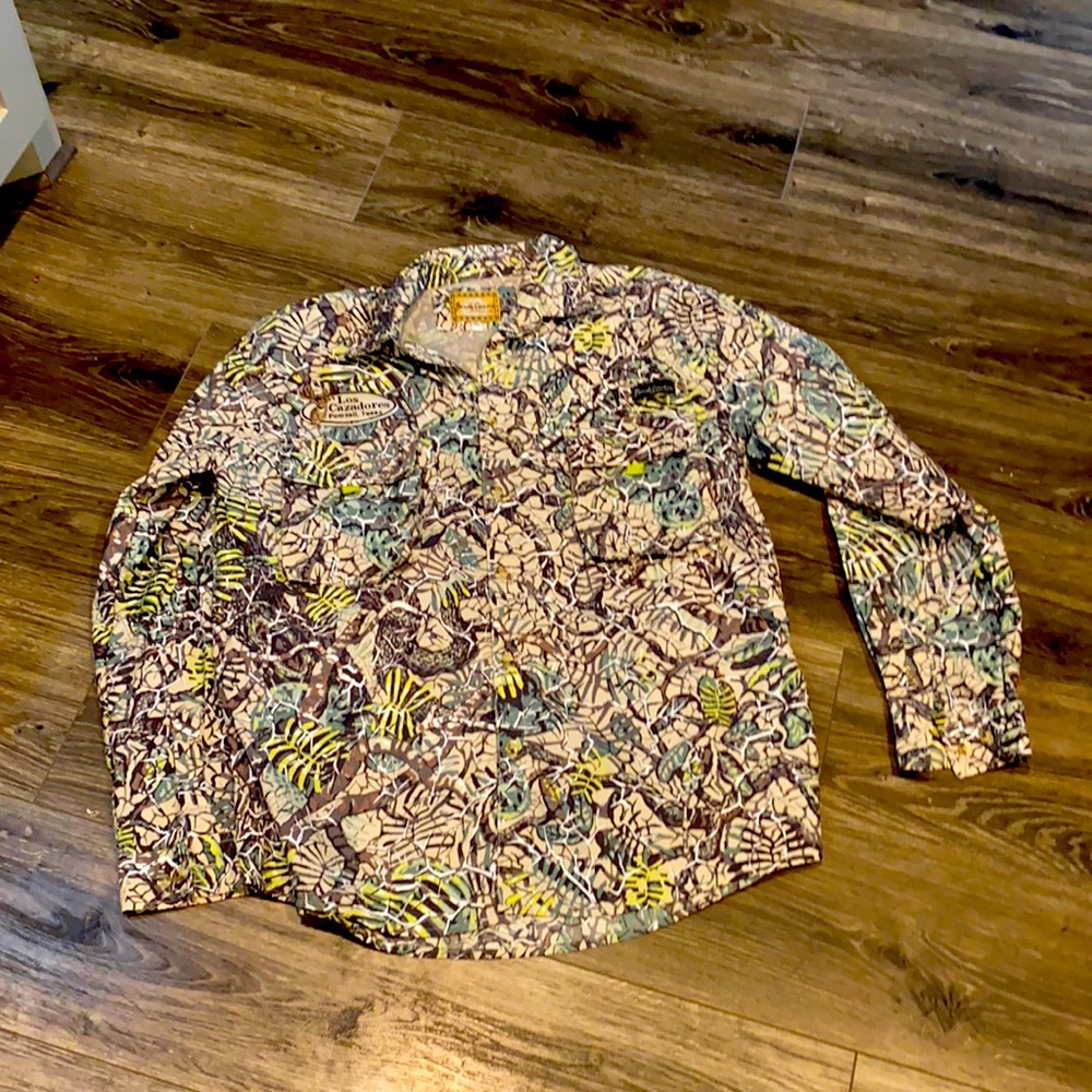 Men’s camouflage shirt.